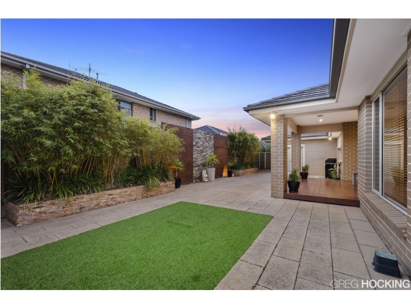 4 Francisco Bay Point, Sanctuary Lakes VIC 3030