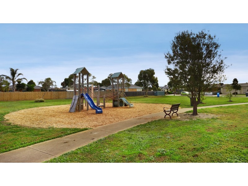 16 Chardonnay Place, Hoppers Crossing VIC 3029