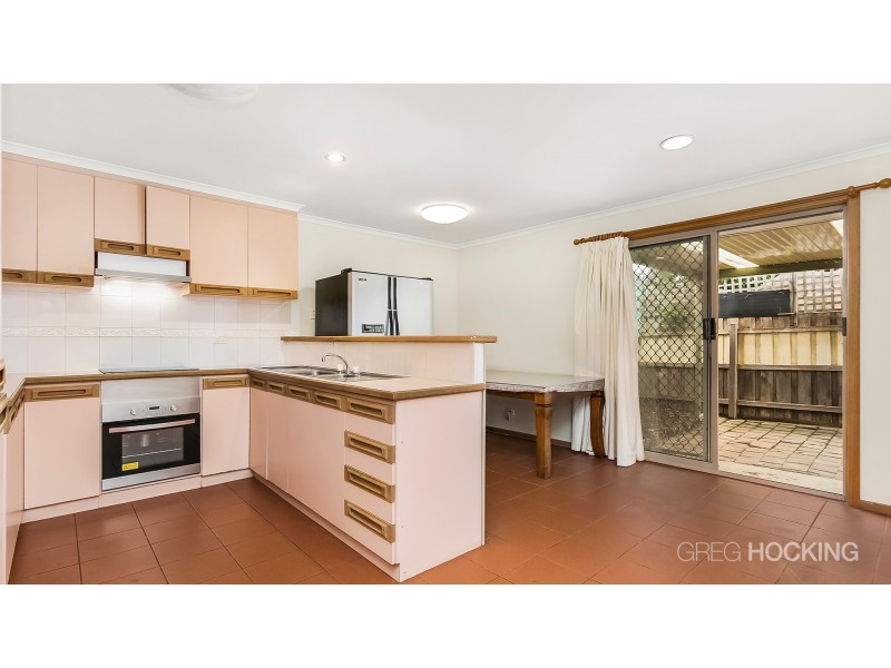 2/30 Silvereye Crescent, Werribee VIC 3030