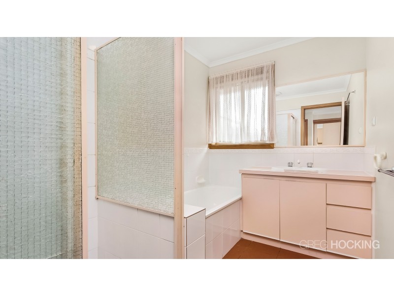 2/30 Silvereye Crescent, Werribee VIC 3030