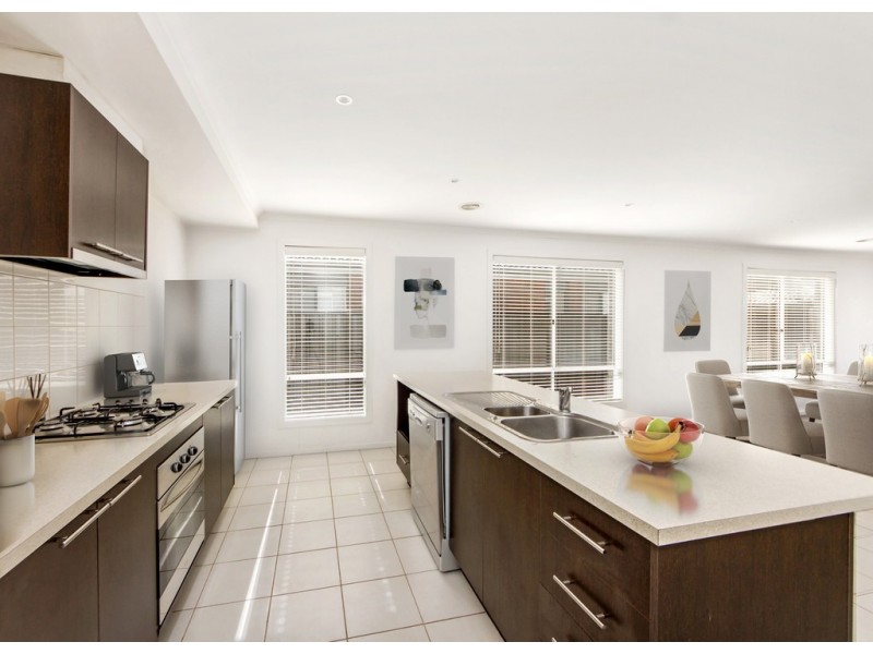 16 Adavale Amble, Tarneit VIC 3029