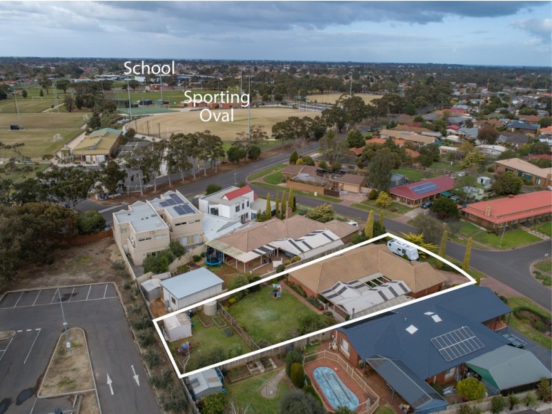 6 San Remo Drive, Werribee VIC 3030