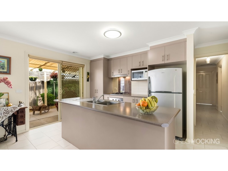 2/3 Pitanga Gardens, Werribee VIC 3030