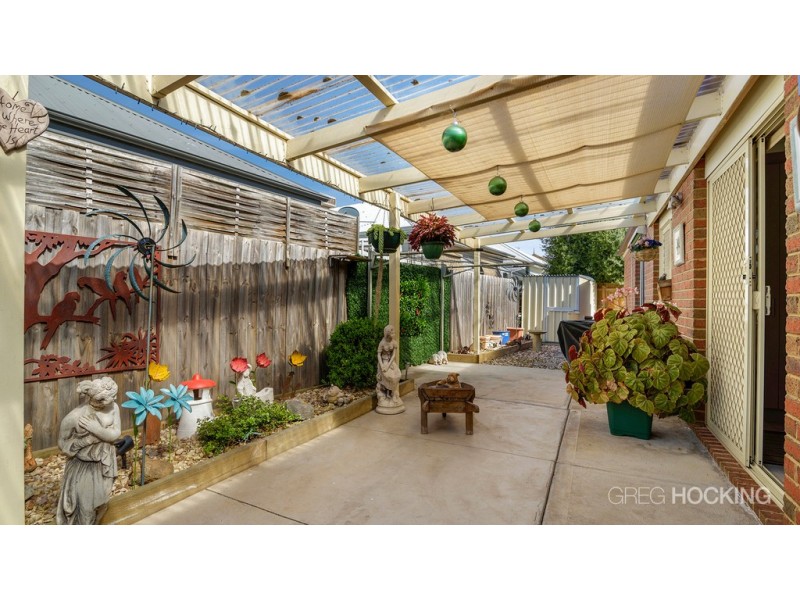 2/3 Pitanga Gardens, Werribee VIC 3030