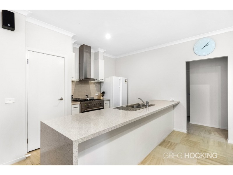 8 Mystic Grove, Point Cook VIC 3030