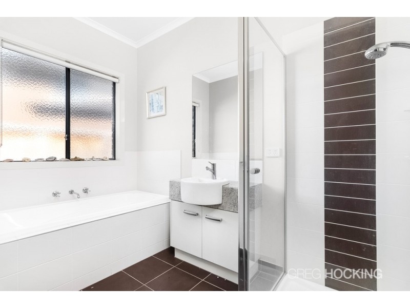 8 Mystic Grove, Point Cook VIC 3030