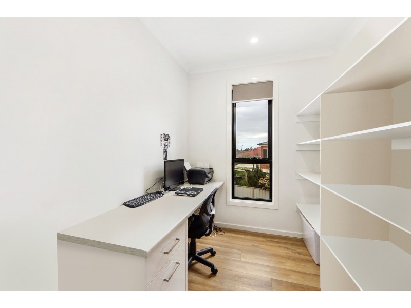 1/51 Caradon Drive, Truganina VIC 3029