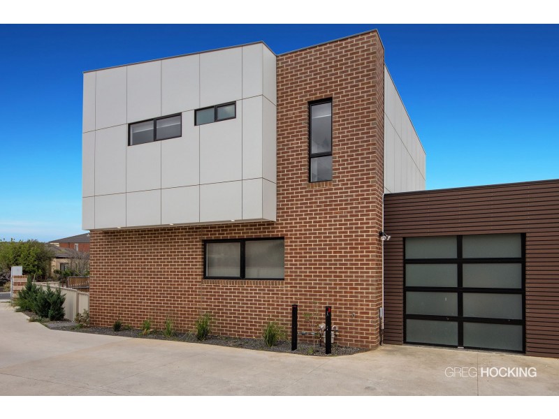 1/51 Caradon Drive, Truganina VIC 3029
