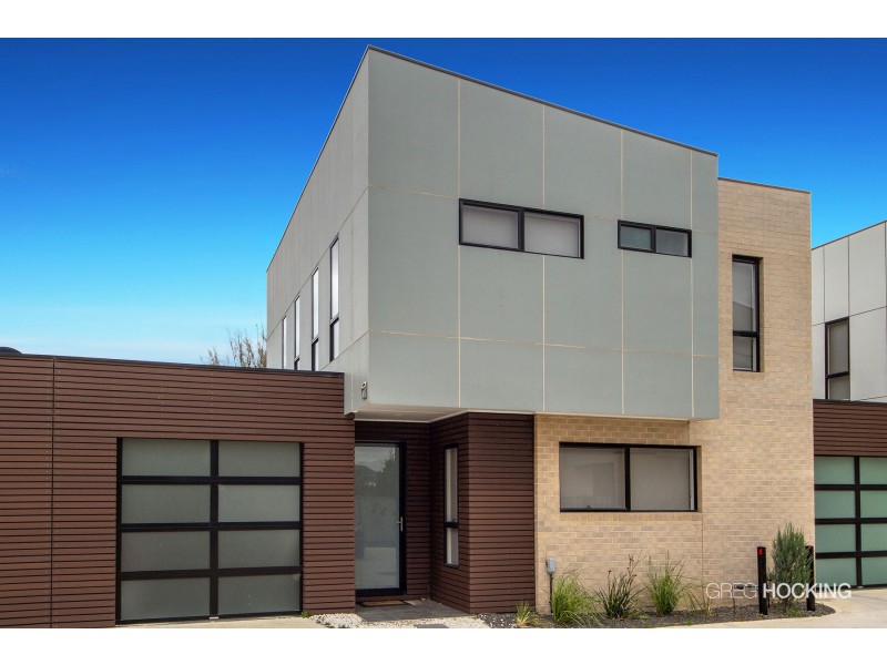 2/51 Caradon Drive, Truganina VIC 3029