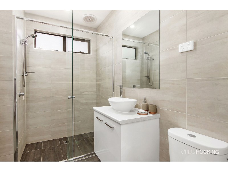 2/51 Caradon Drive, Truganina VIC 3029