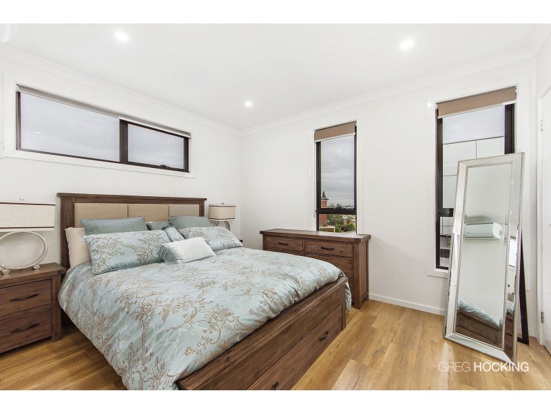 2/51 Caradon Drive, Truganina VIC 3029