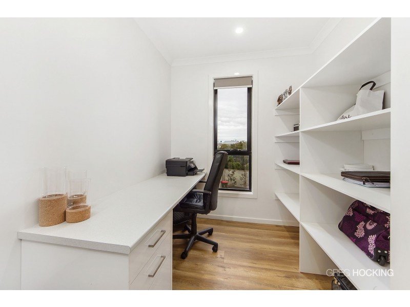 2/51 Caradon Drive, Truganina VIC 3029