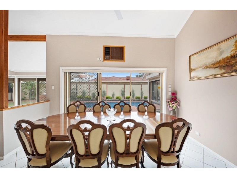 32 Mirambeek Road, Hoppers Crossing VIC 3029