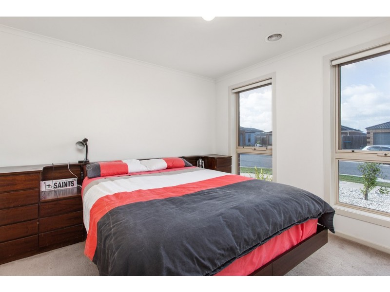 16 Galeff Avenue, Truganina VIC 3029