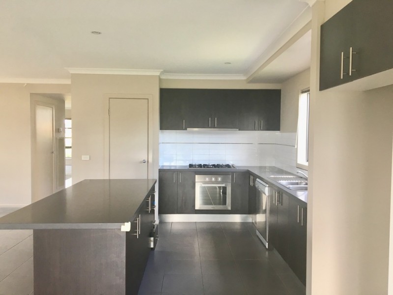 7 Windorah Drive, Point Cook VIC 3030