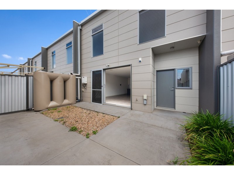 9 Piovesan Lane, Werribee VIC 3030