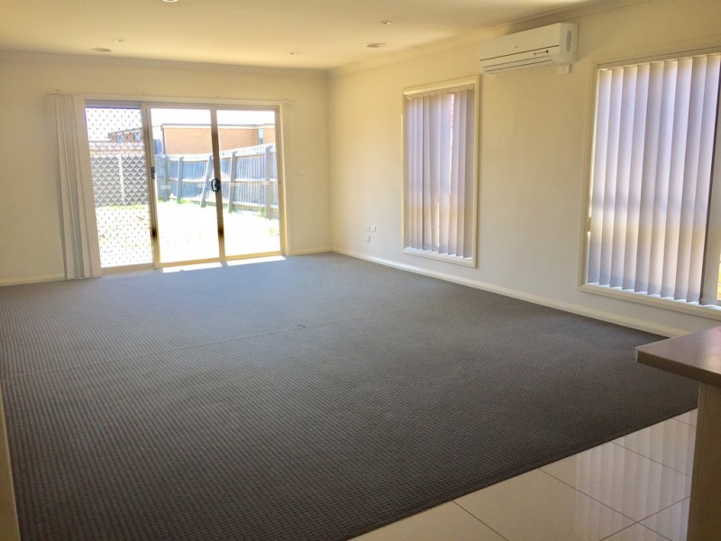 10 Tony Drive, Truganina VIC 3029