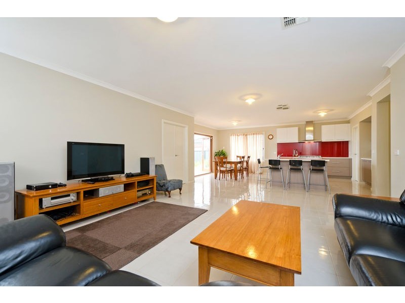17 Soaring Road, Tarneit VIC 3029