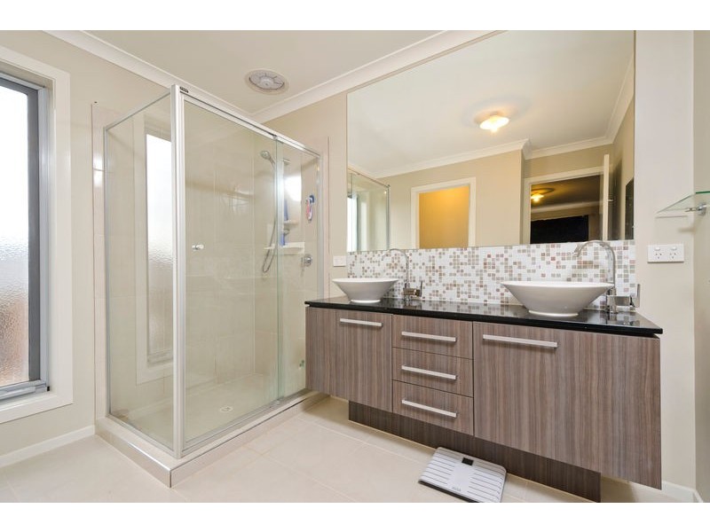 17 Soaring Road, Tarneit VIC 3029