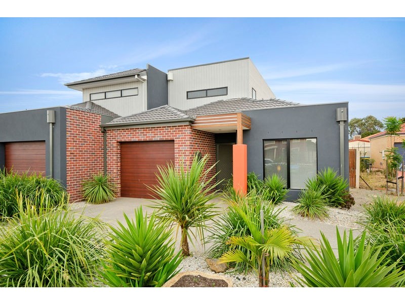 2/10 Officer Court, Werribee VIC 3030