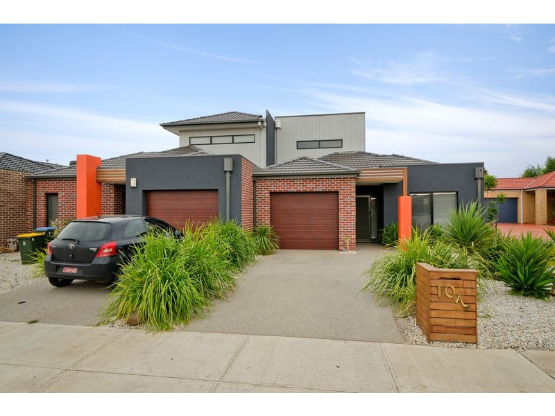 2/10 Officer Court, Werribee VIC 3030