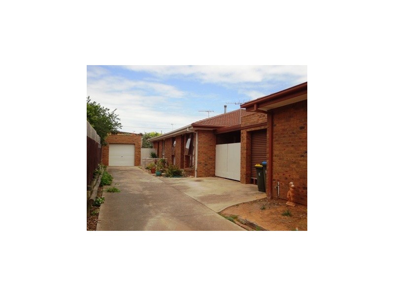 3/22 Centre Avenue, Werribee VIC 3030