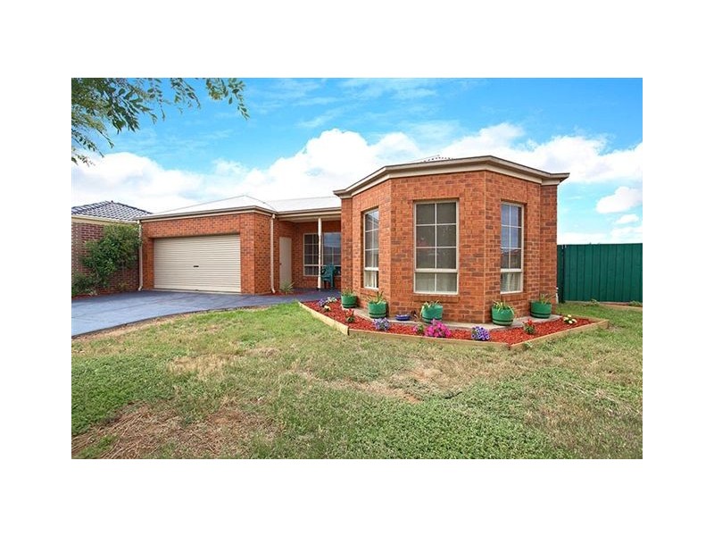 2 Diamond Drive, Werribee VIC 3030