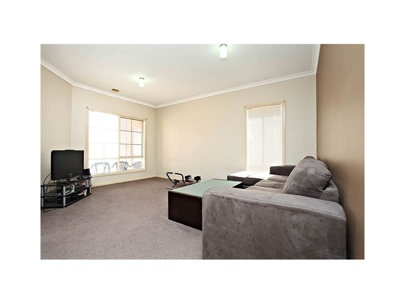 2 Diamond Drive, Werribee VIC 3030