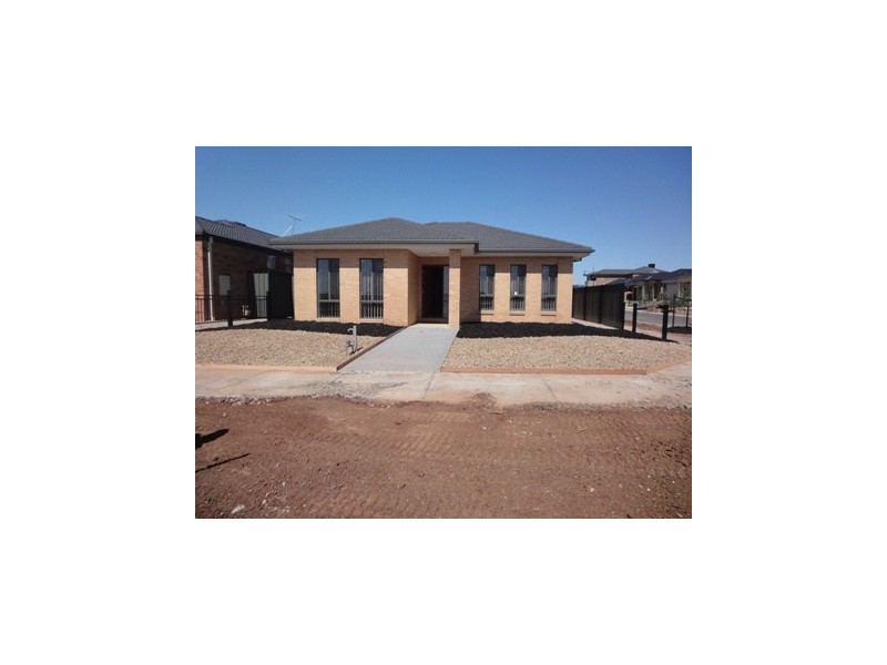 20 Embleton Avenue, Tarneit VIC 3029