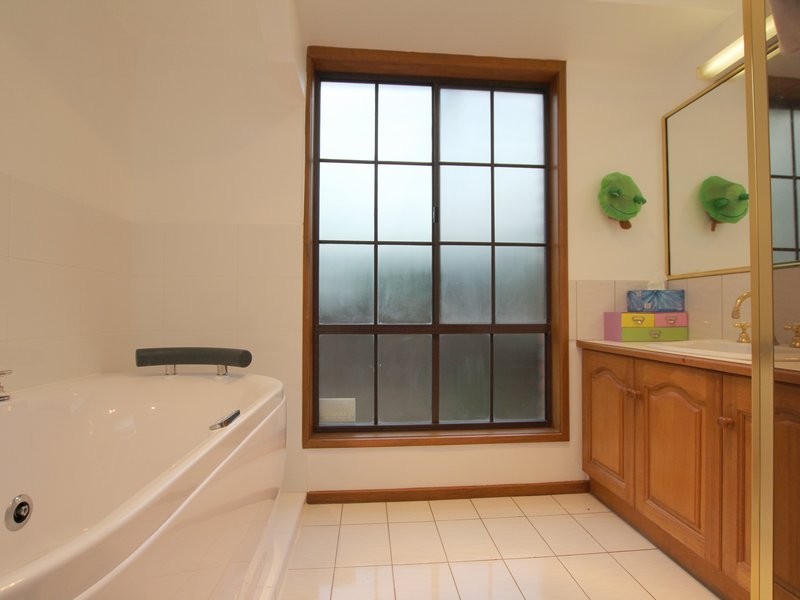 12 Tallong Court, Hoppers Crossing VIC 3029