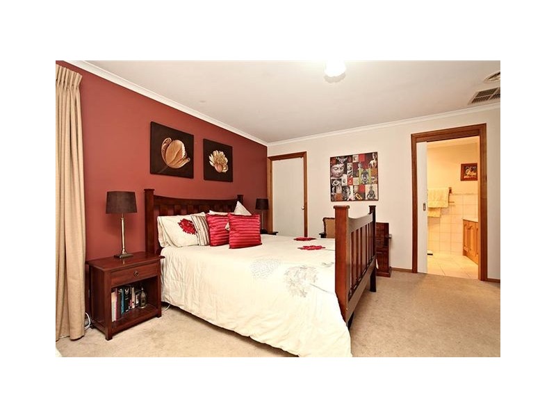 25 Manatee Close, Hoppers Crossing VIC 3029