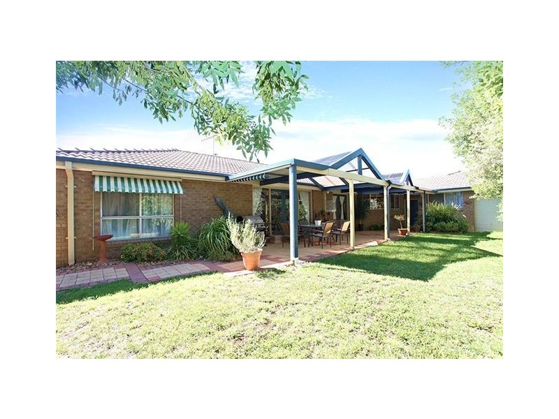 25 Manatee Close, Hoppers Crossing VIC 3029