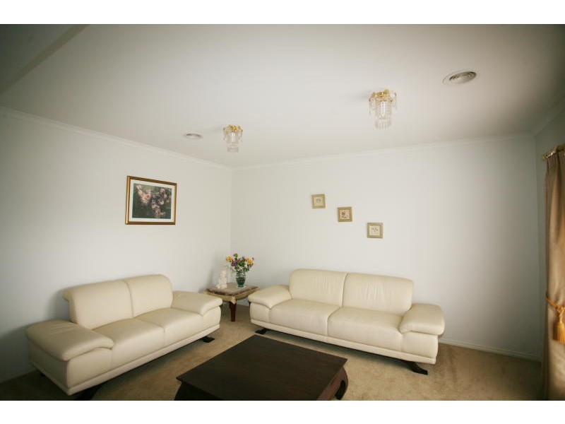 16 Eucumbene Road, Wyndham Vale VIC 3024