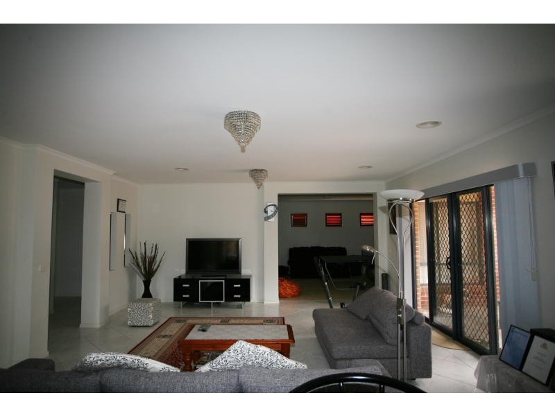 16 Eucumbene Road, Wyndham Vale VIC 3024