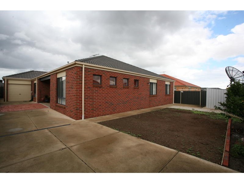 16 Eucumbene Road, Wyndham Vale VIC 3024
