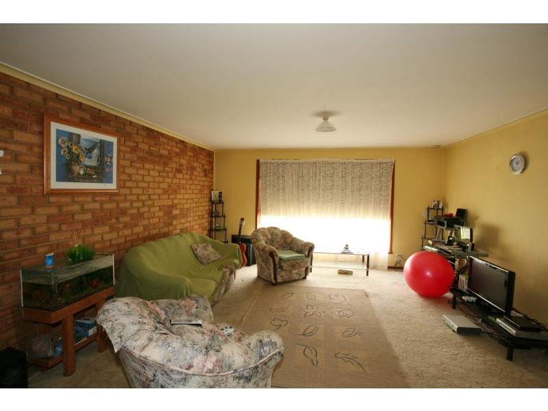 2/2 Weeden Drive, Werribee VIC 3030