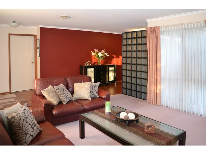 2 Gabrielle Close, Werribee VIC 3030