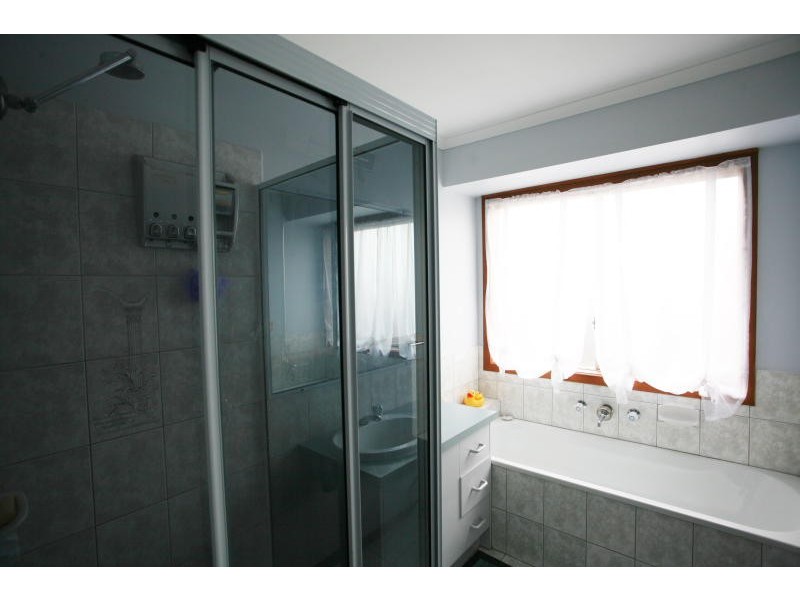 21 Mokhtar Drive, Hoppers Crossing VIC 3029