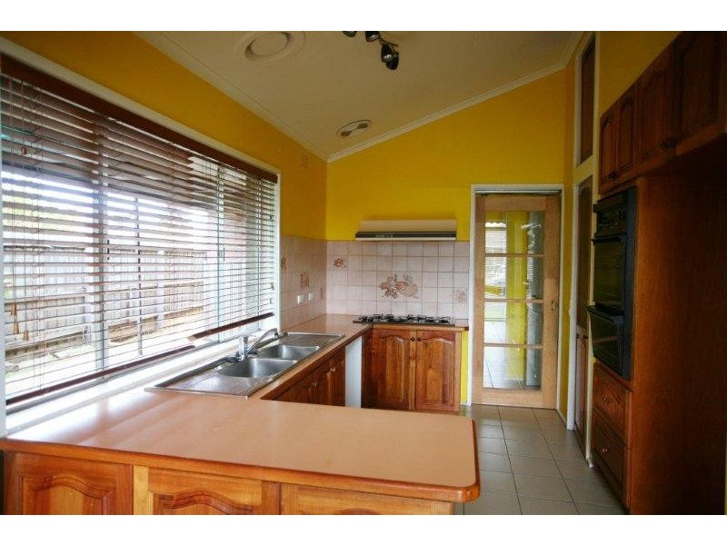 16 Stradbroke Way, Wyndham Vale VIC 3024