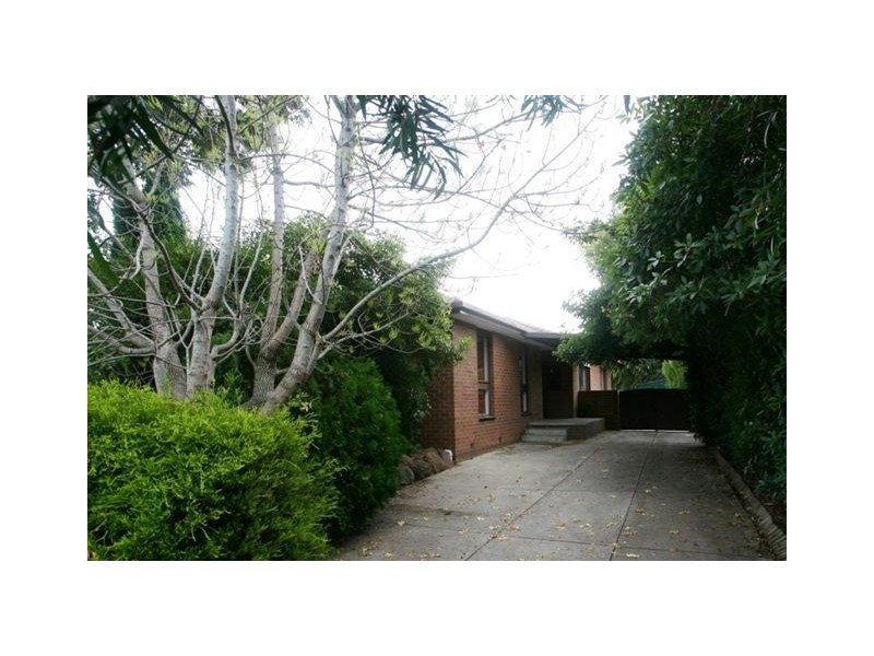 43 Strathmore Crescent, Hoppers Crossing VIC 3029