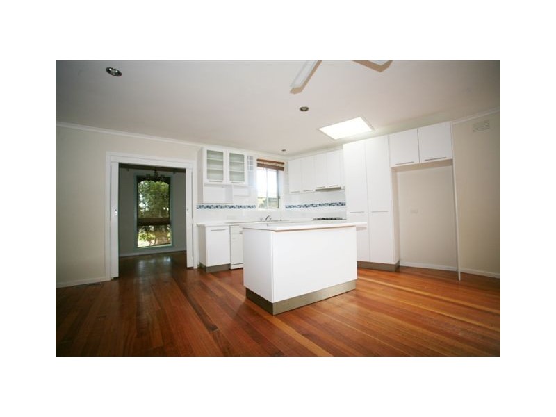 43 Strathmore Crescent, Hoppers Crossing VIC 3029