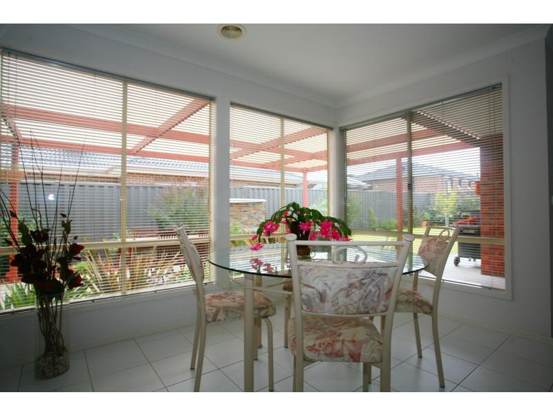 8 Clearwater Rise Parade, Truganina VIC 3029
