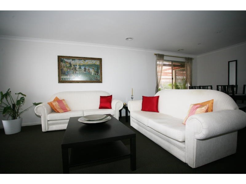 8 Clearwater Rise Parade, Truganina VIC 3029