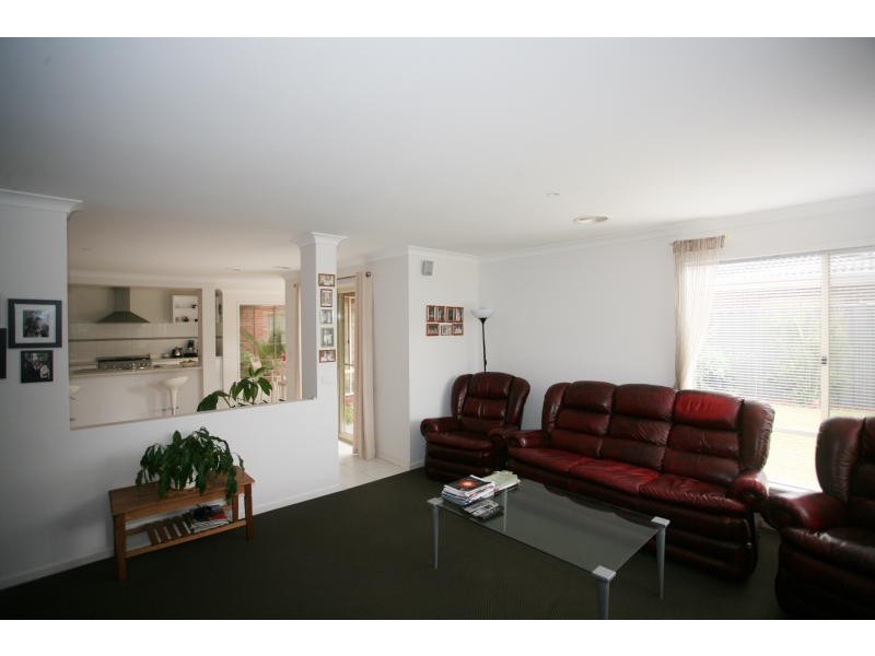 8 Clearwater Rise Parade, Truganina VIC 3029