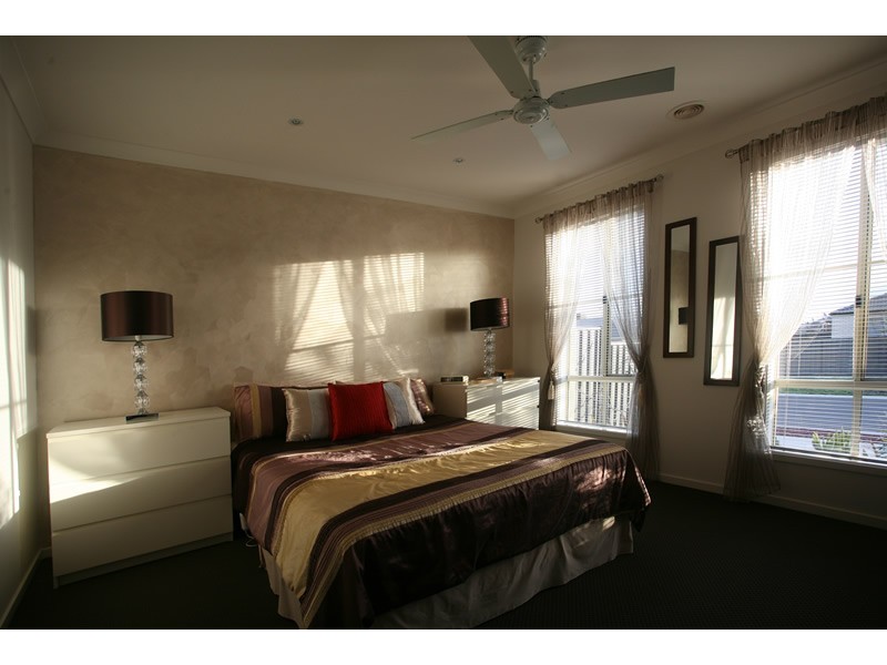 8 Clearwater Rise Parade, Truganina VIC 3029