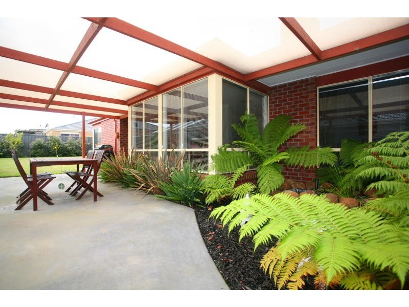 8 Clearwater Rise Parade, Truganina VIC 3029