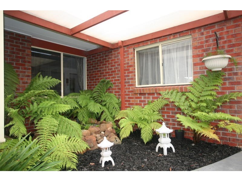 8 Clearwater Rise Parade, Truganina VIC 3029