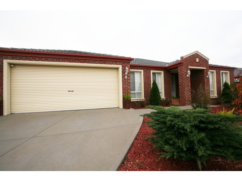 8 Clearwater Rise Parade, Truganina VIC 3029