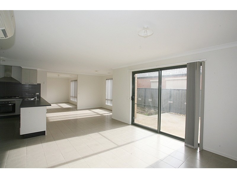 24 Nighthawk Road, Tarneit VIC 3029