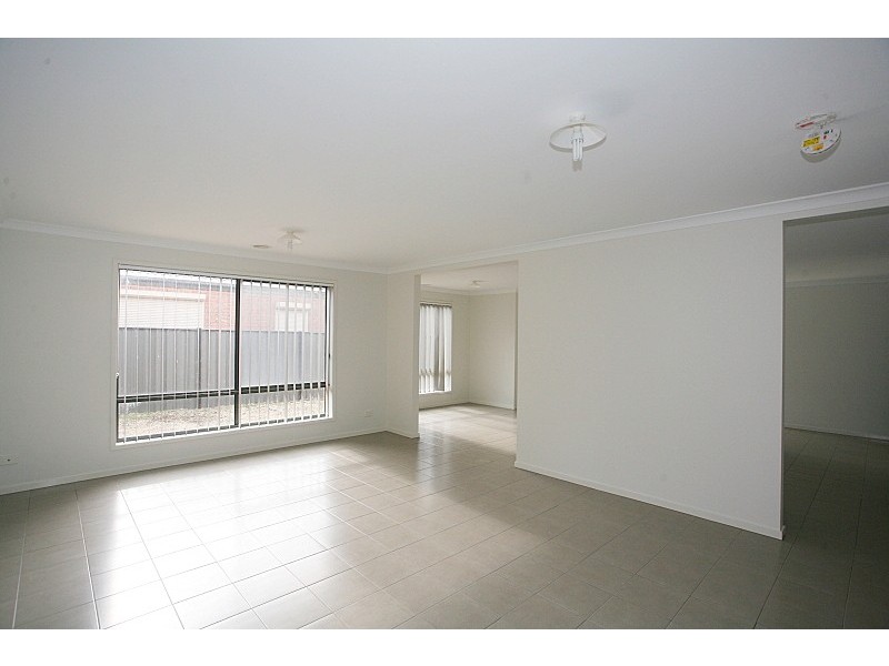 24 Nighthawk Road, Tarneit VIC 3029